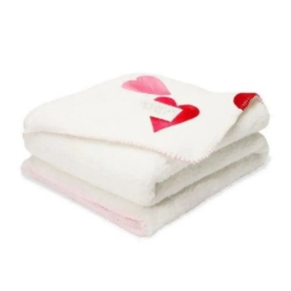 NWT VICTORIA’S SECRET HEART SHERPA BLANKET